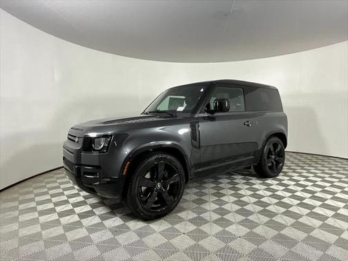 2025 Land Rover Defender V8