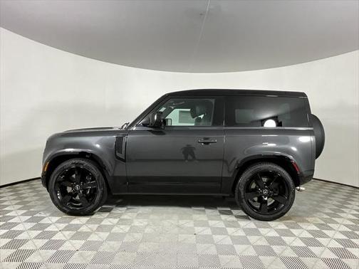 2025 Land Rover Defender V8