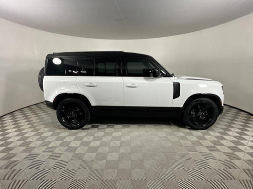 2024 Land Rover Defender 110 P400 X-Dynamic SE