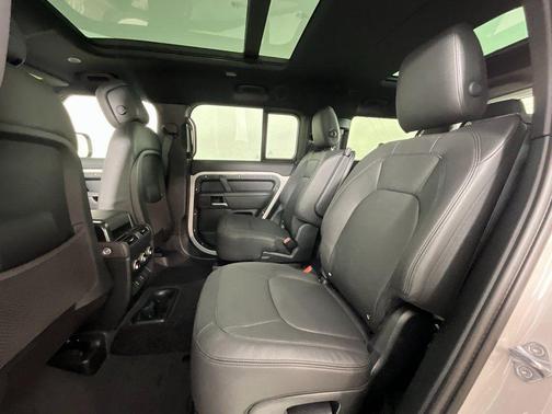 Borasco Grey Metallic 2026 Land Rover Defender P400 X-Dynamic SE