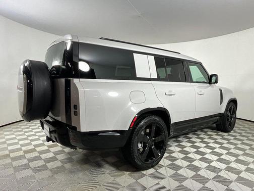 Borasco Grey Metallic 2026 Land Rover Defender P400 X-Dynamic SE