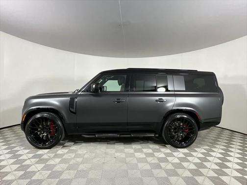 2025 Land Rover Defender 130 P400 X-Dynamic SE