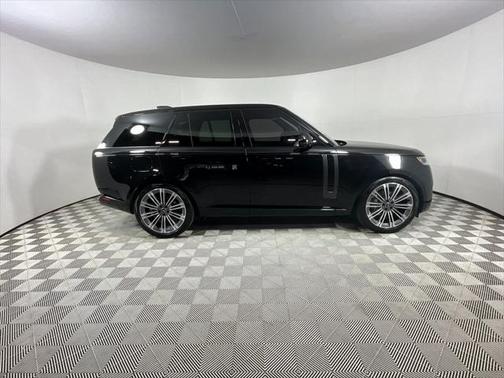 2023 Land Rover Range Rover P400 SE