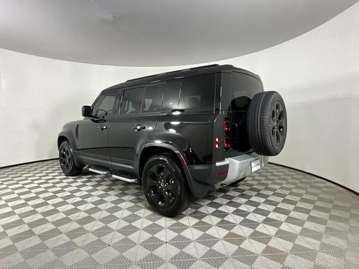 2024 Land Rover Defender 110 P400 S
