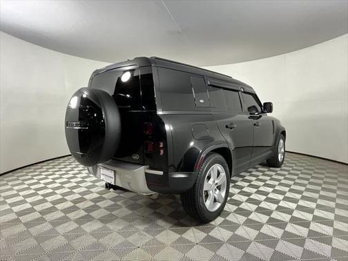 2023 Land Rover Defender 110 SE