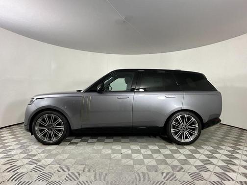 2025 Land Rover Range Rover P400 SE