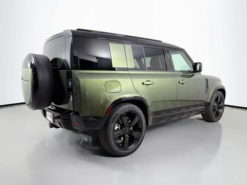 Woolstone Green Metallic 2026 Land Rover Defender P400 X-Dynamic SE