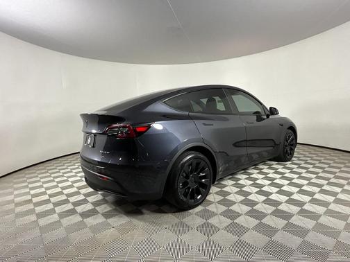 2024 Tesla Model Y Long Range Dual Motor All-Wheel Drive