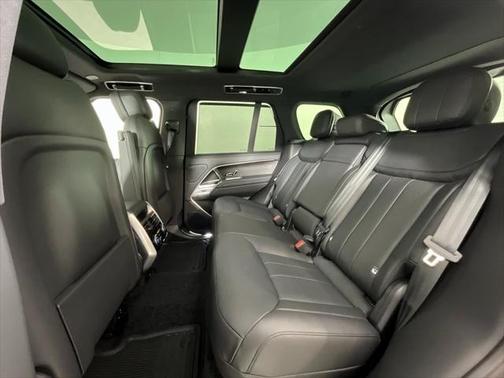 2025 Land Rover Range Rover P530 SE