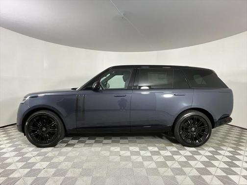 2025 Land Rover Range Rover P400 SE 7 Seat