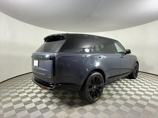 2025 Land Rover Range Rover P400 SE 7 Seat