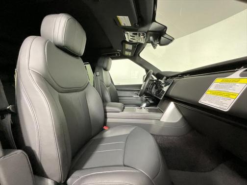 2025 Land Rover Range Rover P400 SE 7 Seat