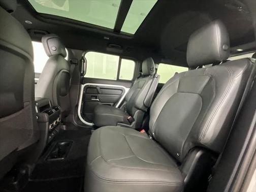 2025 Land Rover Defender 130 P400 S