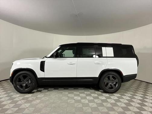 2025 Land Rover Defender 130 P400 S