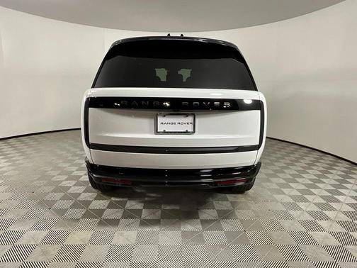 2026 Land Rover Range Rover P400 SE