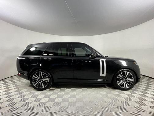 2025 Land Rover Range Rover P550e Autobiography