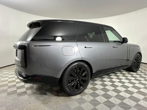 Eiger Grey Metallic 2026 Land Rover Range Rover P550e SE