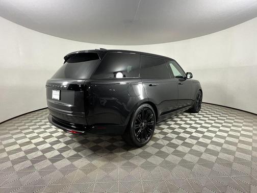 2025 Land Rover Range Rover P530 SE 7 Seat