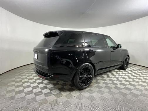 2025 Land Rover Range Rover P400 SE 7 Seat