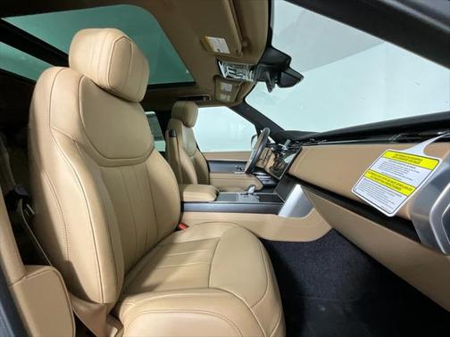 2025 Land Rover Range Rover P530 SE