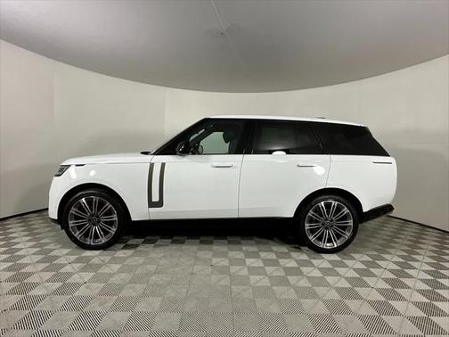 2025 Land Rover Range Rover P530 SE