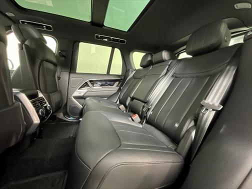 2025 Land Rover Range Rover P530 SE