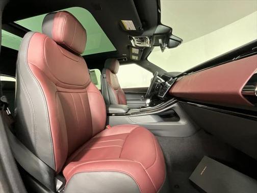 2025 Land Rover Range Rover Sport SE