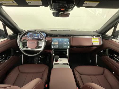 2025 Land Rover Range Rover P530 SE