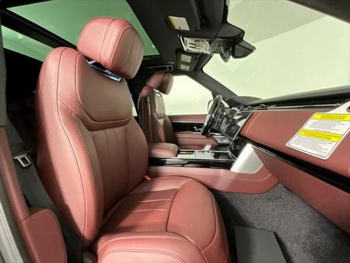 2025 Land Rover Range Rover P530 SE