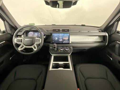 2025 Land Rover Defender 110 P300