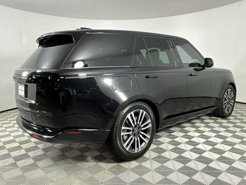 2024 Land Rover Range Rover P530 SE