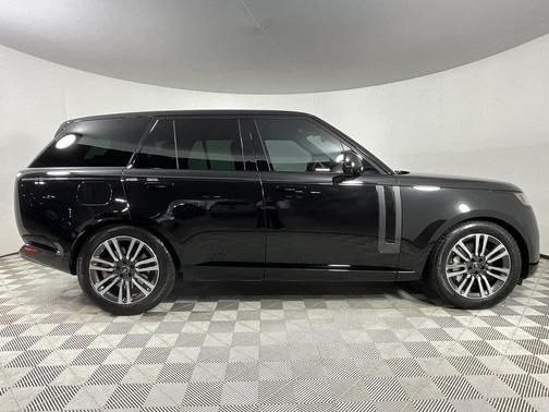 2024 Land Rover Range Rover P530 SE