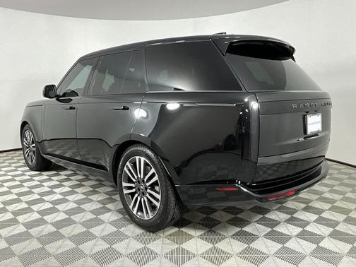 2024 Land Rover Range Rover P530 SE