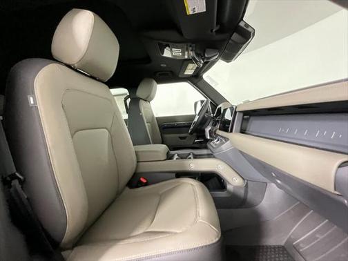 2025 Land Rover Defender 110 P300