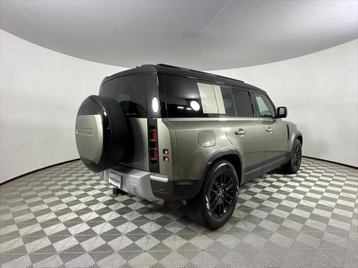 2025 Land Rover Defender 110 P300