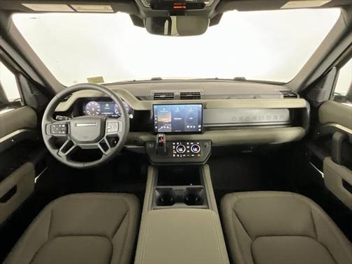 2025 Land Rover Defender 110 P300