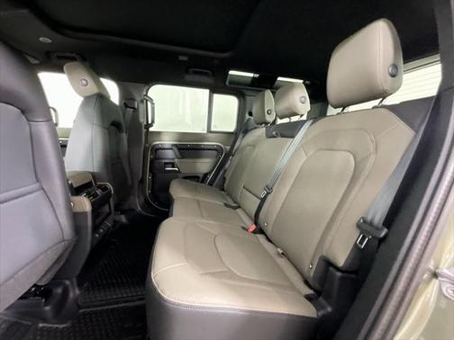 2025 Land Rover Defender 110 P300