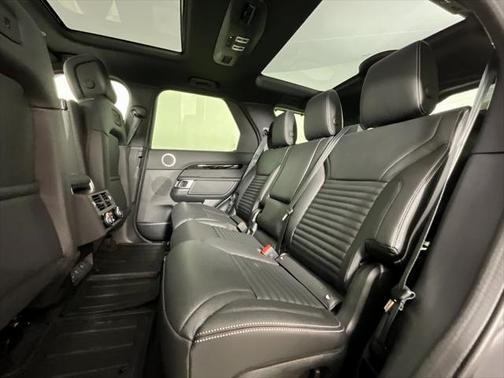 2025 Land Rover Discovery P300 S