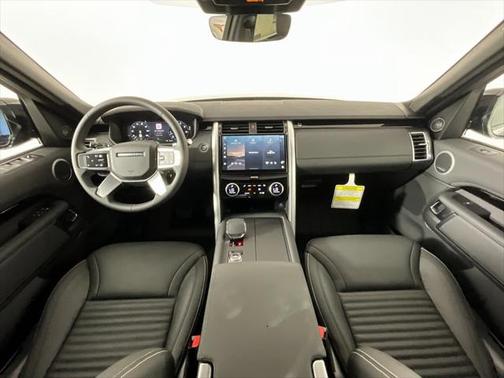 2025 Land Rover Discovery P300 S