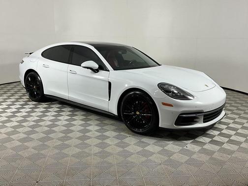2017 Porsche Panamera 4S