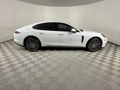 2017 Porsche Panamera 4S