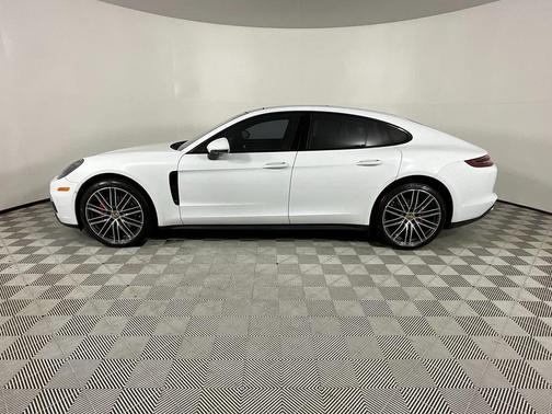 2017 Porsche Panamera 4S
