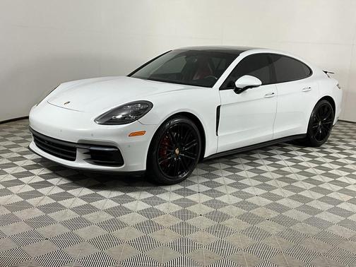 2017 Porsche Panamera 4S