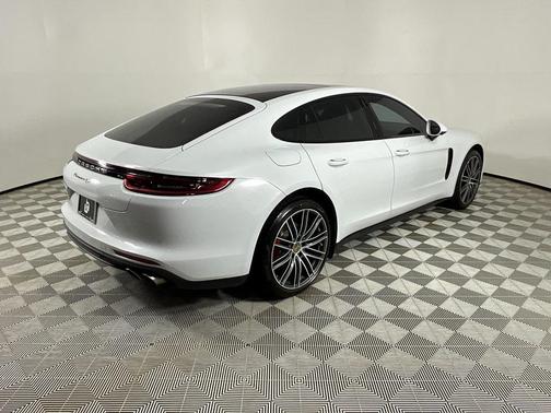 2017 Porsche Panamera 4S