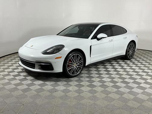 2017 Porsche Panamera 4S