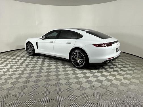 2017 Porsche Panamera 4S