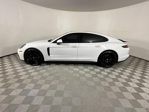 2017 Porsche Panamera 4S