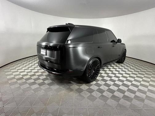 2025 Land Rover Range Rover P530 SE