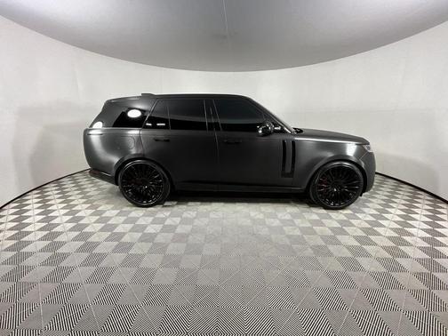2025 Land Rover Range Rover P530 SE