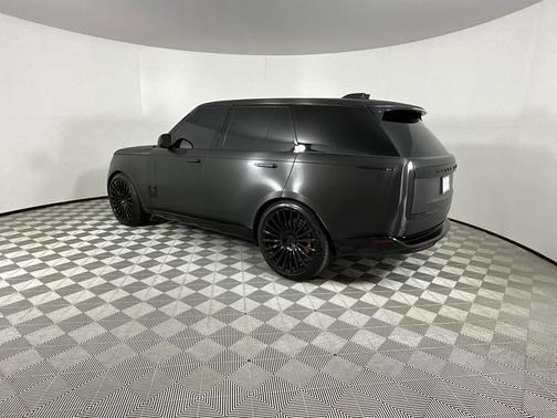 2025 Land Rover Range Rover P530 SE